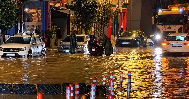 İstanbul daki seli günler önce bildi! Şimdi daha kötüsünü söylüyor