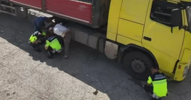 Otoyolda teknik şartlara uymayan lastik kullanan 25 sürücüye ceza Gaziantep Son Dakika Haberleri Habertürk Yerel Haberler