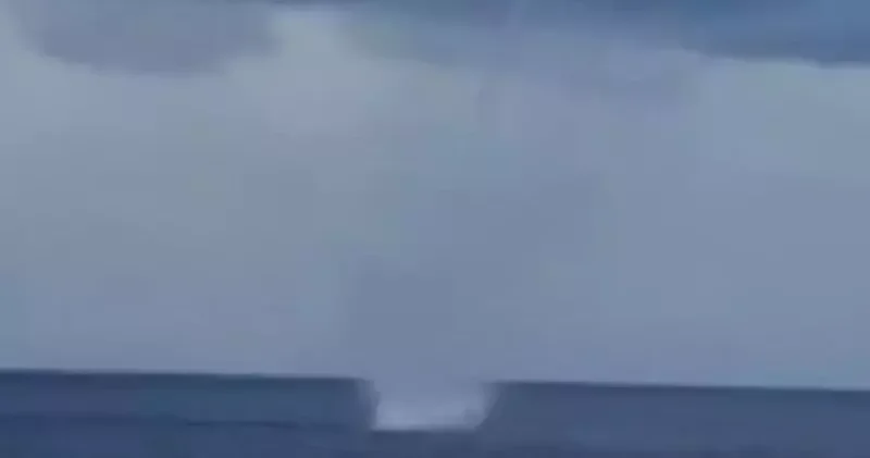 KKTC nin Esentepe sahilinde hortum; o anlar kamerada