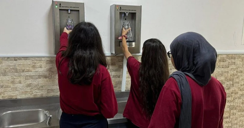 Okullara su sebili gelsin teklifine AKP den musluk suyu içsinler yanıtı geldi