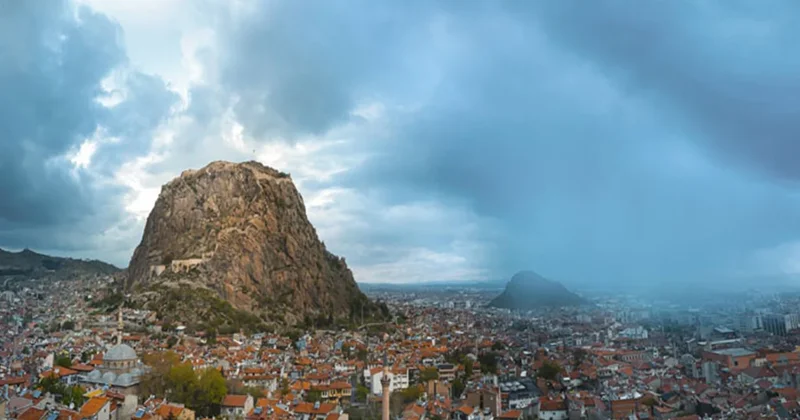 Afyonkarahisar Valiliği nden yeni karar: Resmi açıklamadan önce konuşmak da yasaklandı Sözcü Gazetesi