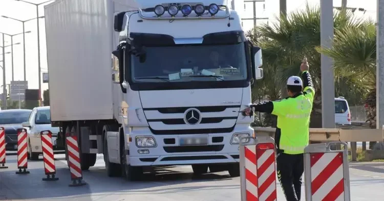 Sürücüler dikkat! Uygulama bugün başladı, cezası 5 bin 856 TL