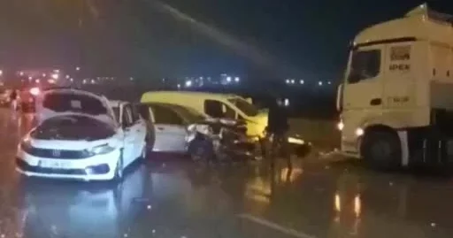 TAG Otoyolu’ndazincirleme kaza: 2’si ağır 13 yaralı