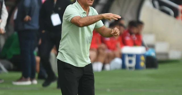 Futbolun gerçek hocası Basatemür İzmir Haberleri