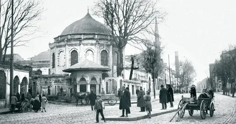 Esafil i Şark: Kendileriyle eğlenebilenler Yeni Şafak Kitap Eki Haberleri