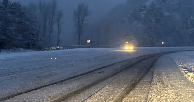 Sivas ta kar yağışı etkili oldu! Kara yolu ulaşıma kapandı Sözcü Gazetesi