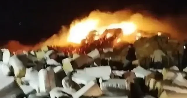 Diyarbakır da preslenmiş 102 ton saman yandı VİDEO İZLE