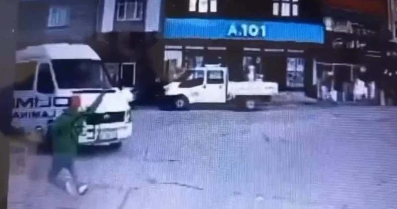 Talihsiz düşüş ölümle bitti! Minibüsün altında kaldı