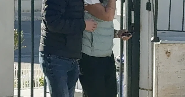 Öldürülen babasının cenazesini almaya geldikleri morg önünde gözyaşlarına boğuldu Antalya Haberleri