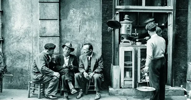 Ezanı beklerken olur hep güzel şeyler Yeni Şafak Kitap Eki Haberleri