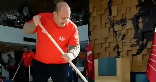 Gürsel Tekin’in odasına dışkı yapmışlardı: İğrenç saldırı sonrası CHP İstanbul İl Başkanlığı’nda ‘temizlik kampanyası’ başlatıldı VİDEO İZLE