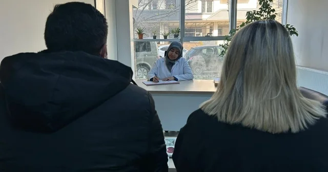 Van da aile danışmanlığıyla evlilikler kurtuluyor Van da aile danışmanlığıyla boşanmaların yüzde 80 i önlendi Aile Danışmanlığı Merkezi aile yapısını güçlendiriyor Van Haberleri