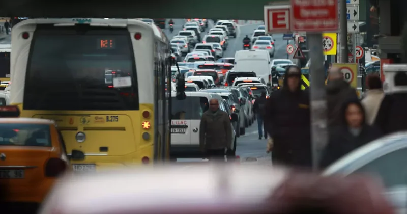 İşte İstanbul u yöneten akıl: Trafiğin sebebi İBB değil bakanlıkmış!