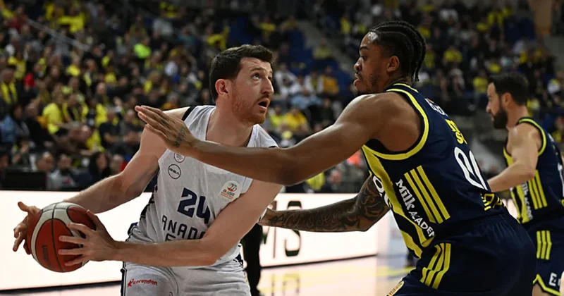 Uzatmalara giden maçta Fenerbahçe Beko, Anadolu Efes i mağlup etti