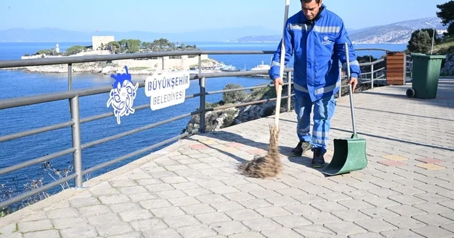 Büyükşehir den Kuşadası nda çevre temizliği Aydın Haberleri