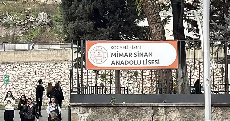 Lisede 3’üncü kattan düşen Deniz, ağır yaralandı