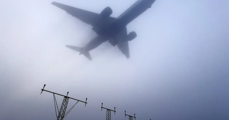 Sis gökyüzünü kapladı, uçak seferleri aksadı Sözcü Gazetesi