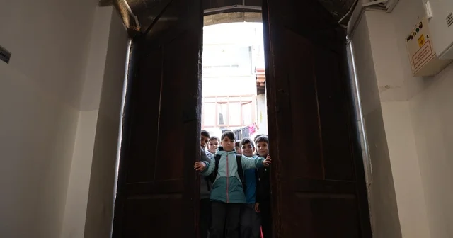 Diyarbakır da 115 yıllık eğitim yuvasının ihtişamlı kapısı, 1 asırdır aralıksız öğrencilere açılıyor Diyarbakır Haberleri