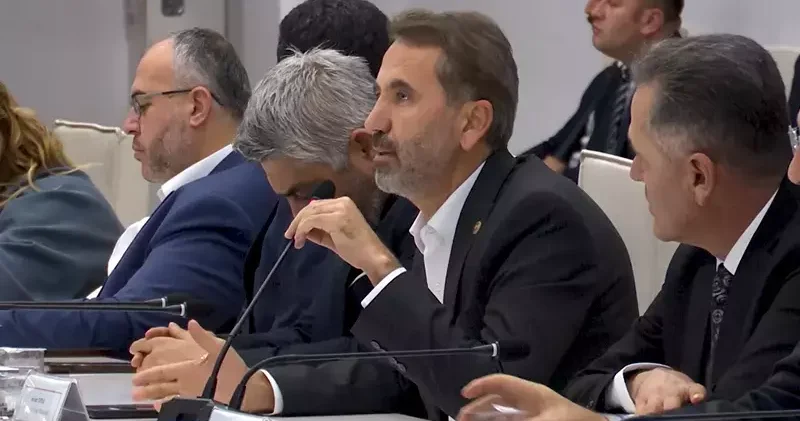 CHP li Topal: 2 dakikada yok olan yüz yıllık kenti 2 yılda inşa etmek çok zordu, takdir ediyorum