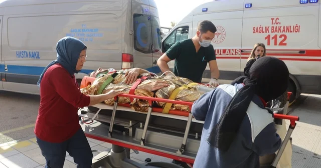 Bursa Şehir Hastanesi nde gerçeğini aratmayan deprem ve yangın tatbikatı Sağlık ekipleri felaket senaryosuna hazırlandı Bursa Haberleri