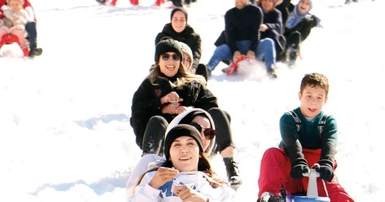 Beyaz pistlerde rengarenk sezon