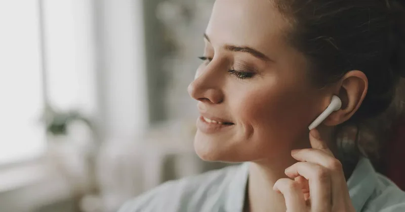 Pixel Buds zorunluluğu bitti: Google, her kulaklığı canlı tercümana dönüştüren özelliği açtı