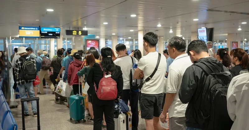 Alman basınından dikkat çeken iddia: Vize kuyrukları tam Ankara nın istediği gibi Sözcü Gazetesi