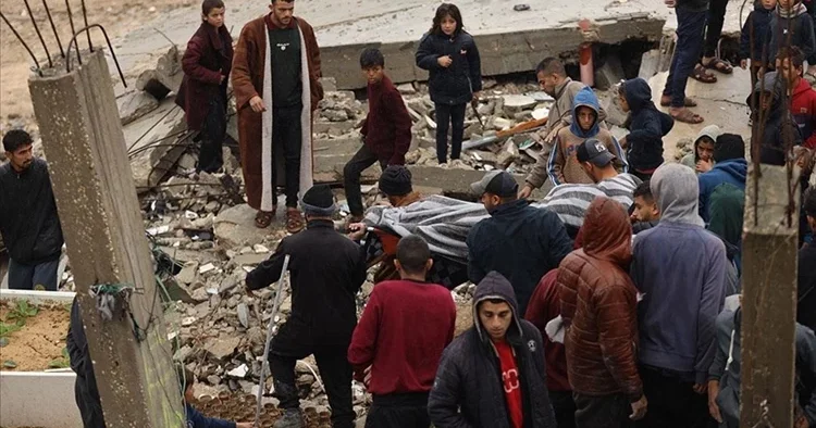 Gazze de enkaz altında kalanları arama çalışmaları başladı