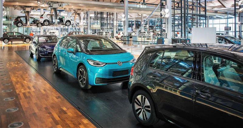 Volkswagen, tarihinde ilk kez fabrika kapatıyor Otomobil Haberleri