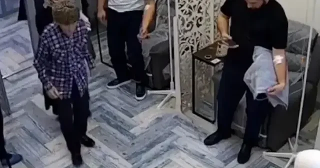 Onları serum bile durduramadı: Çeçen gençler gazi dedeyi görünce hemen ayağa kalktı VİDEO İZLE