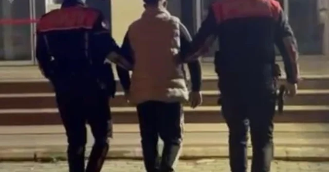 İzmir de 42 yılla aranan hırsız yakalandı İzmir Haberleri