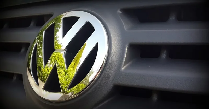 Talep daralması Volkswagen i vurdu! 88 yıllık tarihinde ilk
