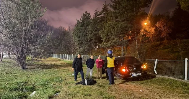 Yoldan çıkan araç su kanalının korkuluklarına çarptı Eskişehir Haberleri