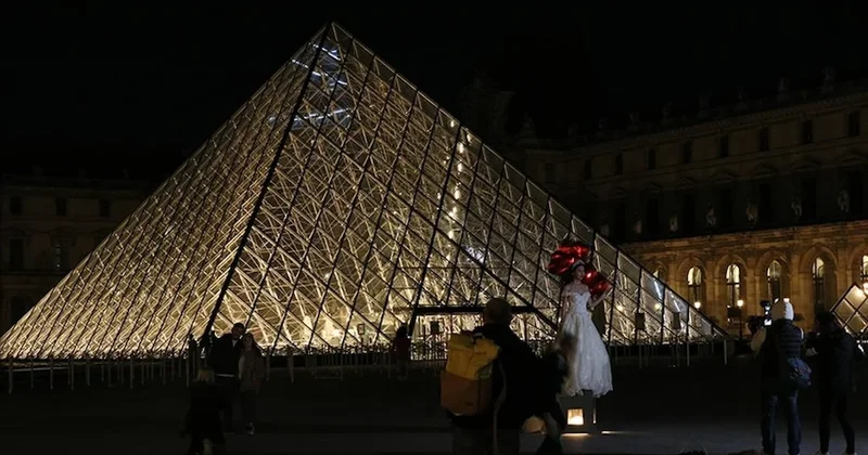 Skandalları bitmeyen dünyanın en büyük müzesi, kapanmanın eşiğinde Sözcü Gazetesi