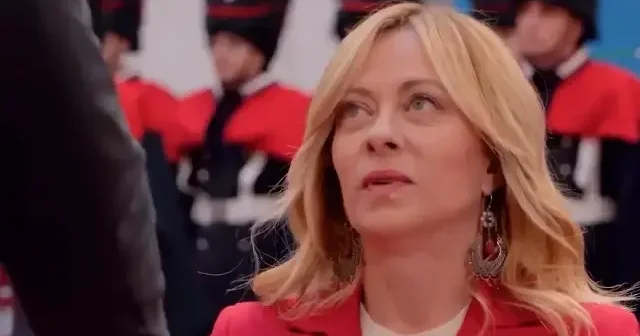 Meloni Chapo zirvesinde dikkat çeken detay: Boy farkı gündem oldu VİDEO İZLE