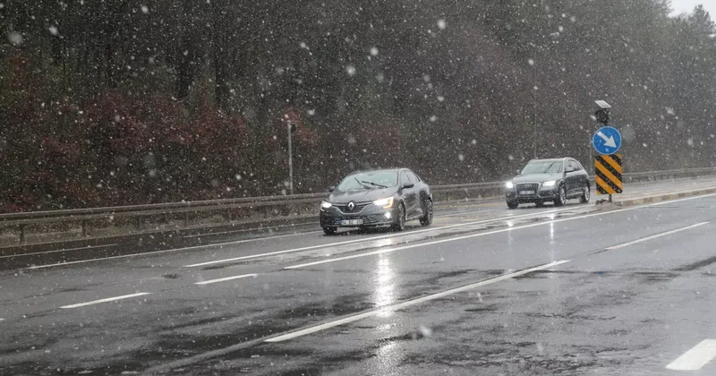 Bolu Dağı’na mevsimin ilk karı düştü: Ekipler teyakkuzda