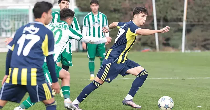 Fenerbahçe U19 takımında tekme isyanı