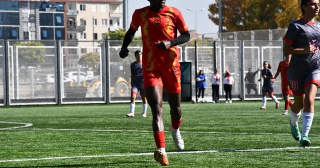Kafayat Atoke Başhıru durdurulamıyor 1 maçta tam 8 gol attı, gol sayını 21 e çıkarttı Kayseri Haberleri
