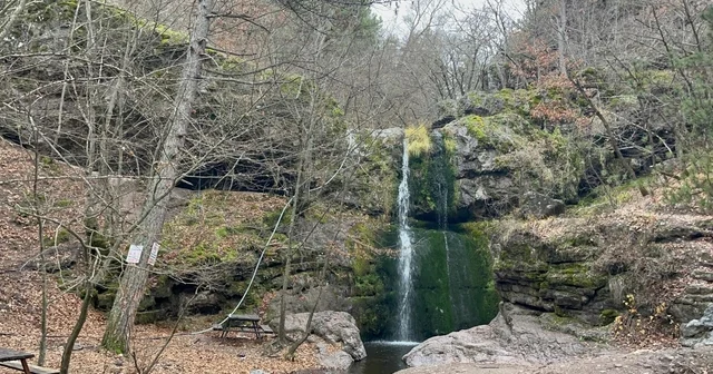 Beşikderesi Şelalesi nde kış manzarası Manzarası mest, suyun azalması tedirgin etti Eskişehir Haberleri