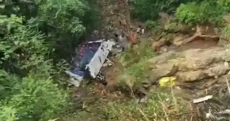 Kolombiya’da otobüs uçuruma yuvarlandı: 17 ölü, 20 yaralı