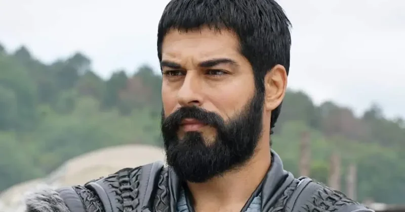 Burak Özçivit ten rekor anlaşma! Kazandığı para dudak uçuklattı