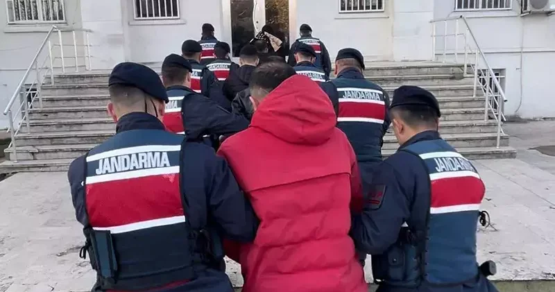 Yurt dışına kaçmak isterken yakalanan 5 Türk tutuklandı