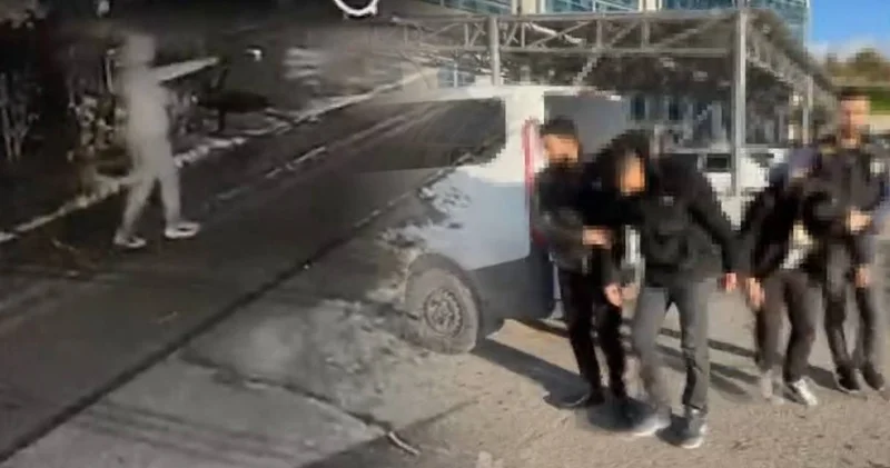 17 ve 19 yaşındalar! İş yerine silahlı saldırı düzenlediler