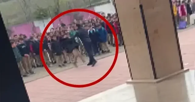 Okul müdürü çığırından çıktı: Yakasından tutup ayaklarını yerden kestiği öğrenciyi böyle yere fırlattı VİDEO İZLE