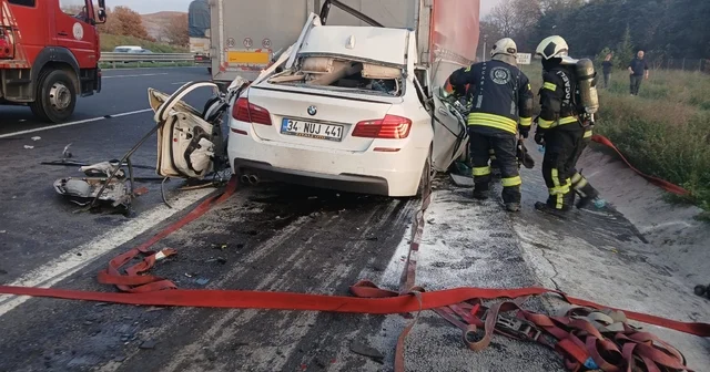 Otomobiliyle tırın altına giren 18 yaşındaki sürücü hayatını kaybetti Kocaeli Haberleri
