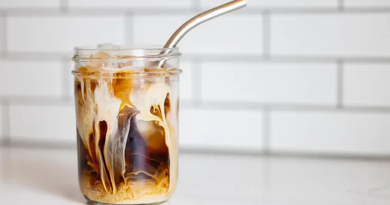 Cam pipetlerdeki gizli tehlike! Boğazı ve mideyi deliyor