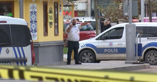 Taksi durağında kendisini tabanca ve bıçakla yaraladı Kocaeli Haberleri