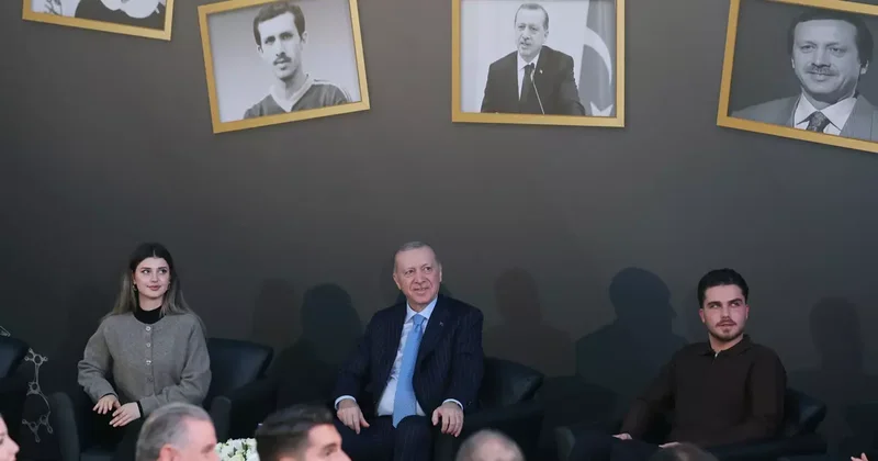 Cumhurbaşkanı Erdoğan a Kazanan ceket soruldu, Ahmet Kaya şarkısı söyledi