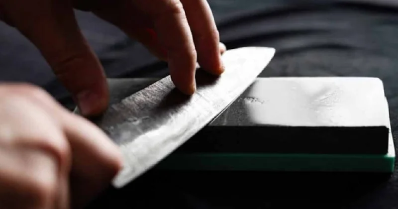 Körelmiş bıçaklar saniyeler içinde jilet gibi oluyor: İşte en etkili yöntem Sözcü Gazetesi