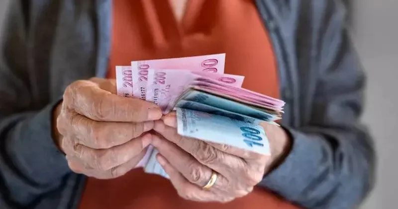 Özgür Özel duyurdu; CHP emekli aylıkları için Meclis e önerge sunacak: O tarihî oylamada eksiksiz olacağız!